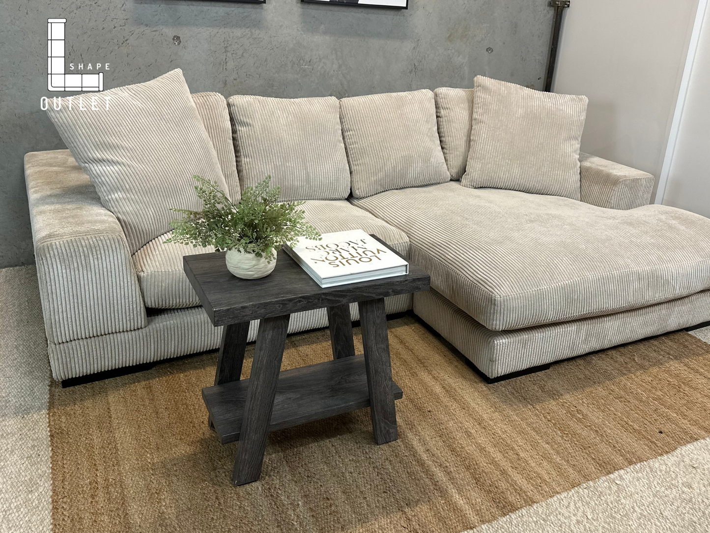 MOE’S Plunge Sectional - Cappuccino